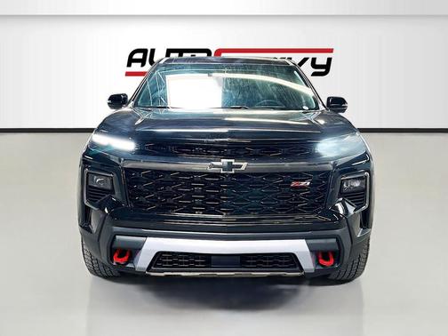Mosaic Black Metallic 2025 Chevrolet Traverse AWD Z71