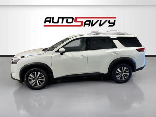 2023 Nissan Pathfinder SL 4WD
