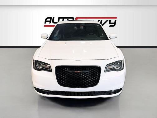 Bright White Clearcoat 2023 Chrysler 300 S