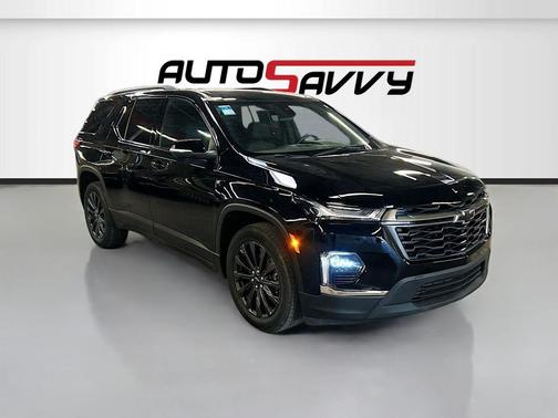 Mosaic Black Metallic 2023 Chevrolet Traverse RS