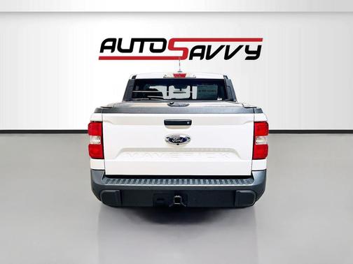 OXFORD WHITE 2024 Ford Maverick Lariat