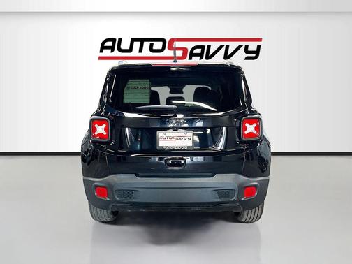 Black Clearcoat 2021 Jeep Renegade Latitude