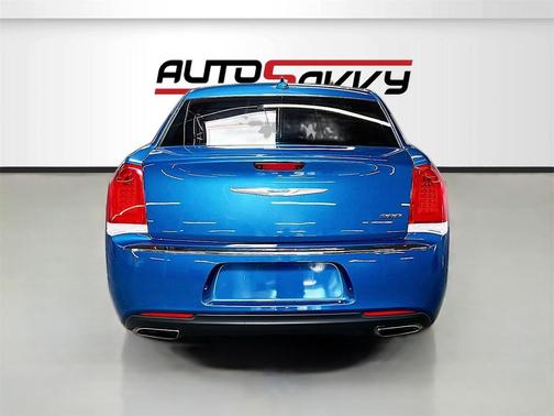 2023 Chrysler 300 Touring