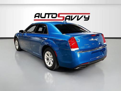 Frostbite 2023 Chrysler 300 Touring