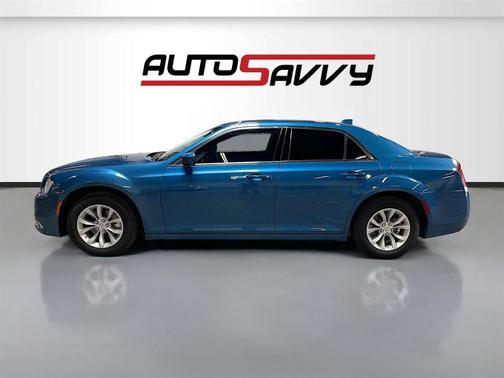 2023 Chrysler 300 Touring