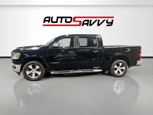 Diamond Black Crystal Pearlcoat 2022 RAM 1500 Laramie