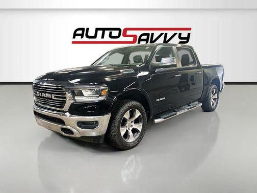 Diamond Black Crystal Pearlcoat 2022 RAM 1500 Laramie