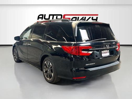 Crystal Black Pearl 2023 Honda Odyssey Elite