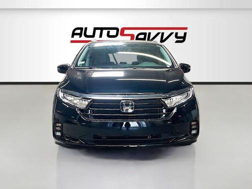 Crystal Black Pearl 2023 Honda Odyssey Elite