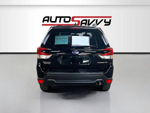 Crystal Black Silica 2023 Subaru Forester Limited