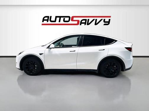 Pearl White Multi-Coat 2024 Tesla Model Y Long Range Dual Motor All-Wheel Drive