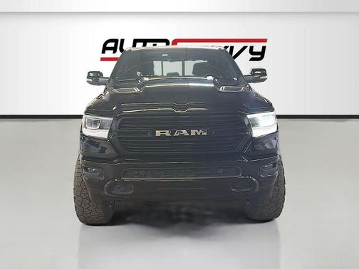 Diamond Black Crystal Pearlcoat 2023 RAM 1500 Big Horn/Lone Star