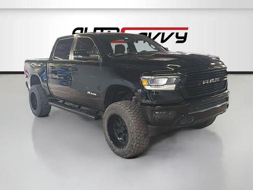 Diamond Black Crystal Pearlcoat 2023 RAM 1500 Big Horn/Lone Star