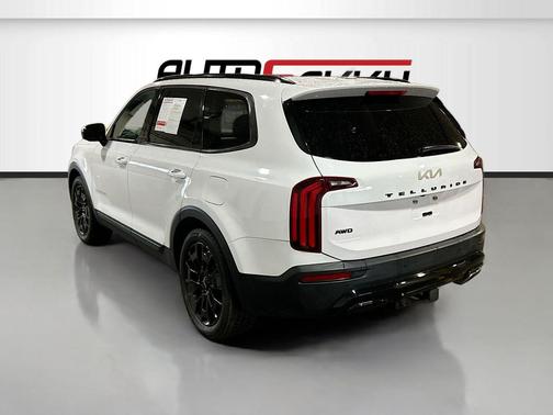 Glacial White Pearl 2022 Kia Telluride SX