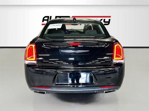 2023 Chrysler 300 Touring