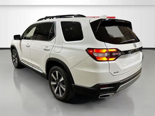 2025 Honda Pilot Touring 8-Passenger