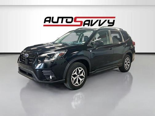 Crystal Black Silica 2022 Subaru Forester Premium