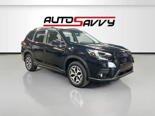 Crystal Black Silica 2022 Subaru Forester Premium