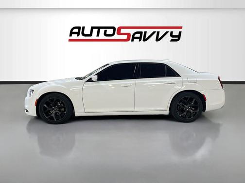 Bright White Clearcoat 2022 Chrysler 300 S