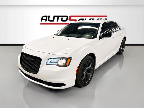 2022 Chrysler 300 Touring