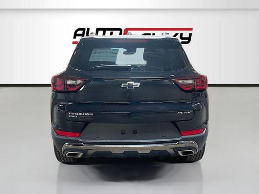 Mosaic Black Metallic 2024 Chevrolet Trailblazer ACTIV