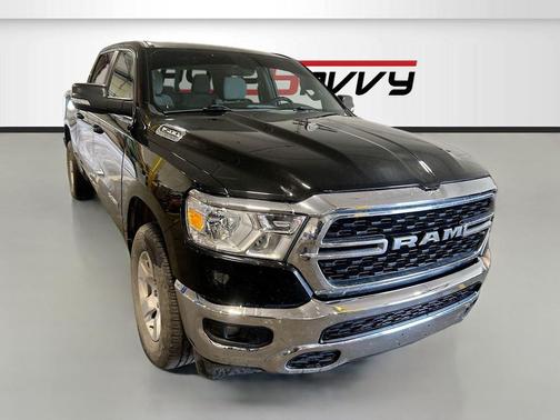 Diamond Black Crystal Pearlcoat 2022 RAM 1500 Big Horn/Lone Star
