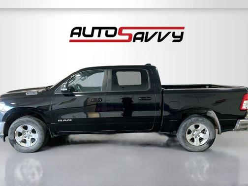 Diamond Black Crystal Pearlcoat 2022 RAM 1500 Big Horn/Lone Star