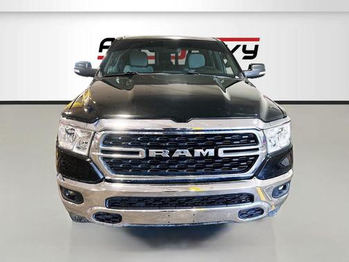 Diamond Black Crystal Pearlcoat 2022 RAM 1500 Big Horn/Lone Star