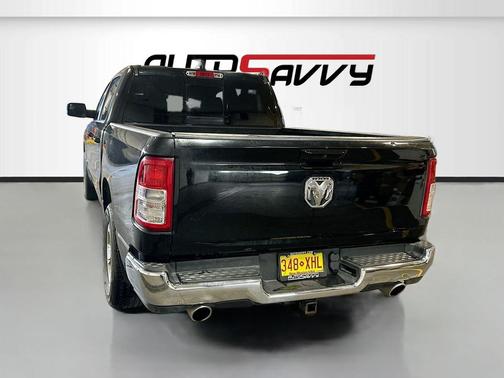 Diamond Black Crystal Pearlcoat 2022 RAM 1500 Big Horn/Lone Star