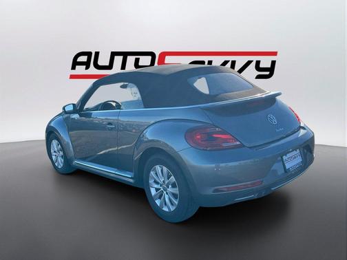 Platinum Gray Metallic 2019 Volkswagen Beetle 2.0T S