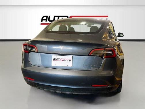 Gray 2023 Tesla Model 3 Long Range