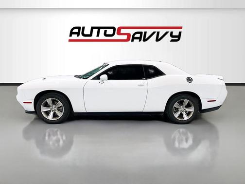White Knuckle Clearcoat 2022 Dodge Challenger SXT