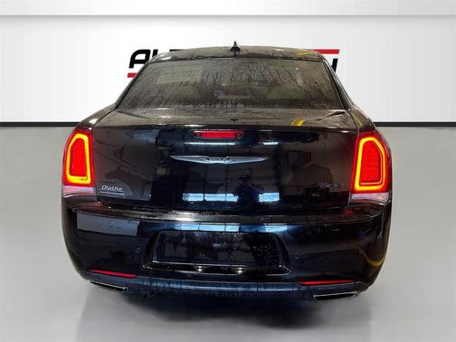 2023 Chrysler 300 Touring