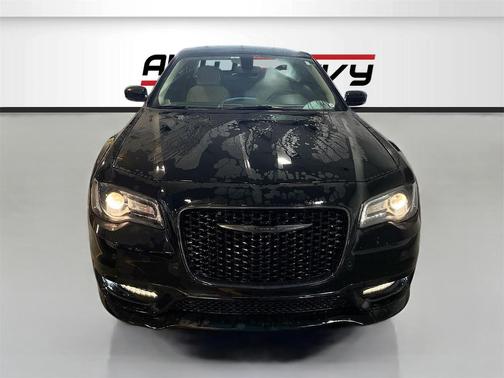 2023 Chrysler 300 Touring