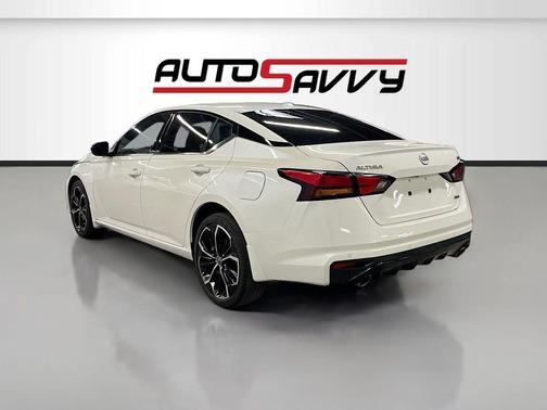 Pearl White Tricoat 2024 Nissan Altima SR Intelligent AWD