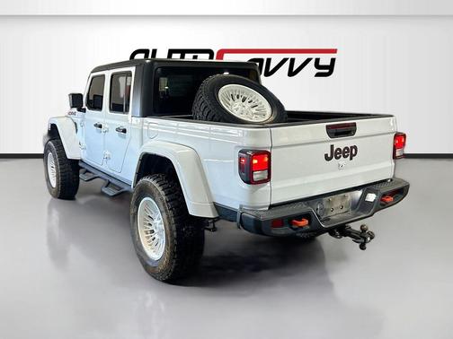 Bright White Clearcoat 2022 Jeep Gladiator Mojave 4x4