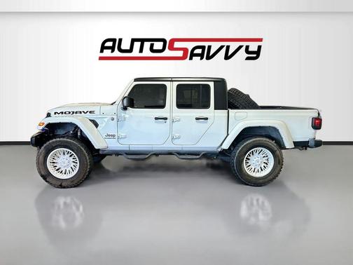 Bright White Clearcoat 2022 Jeep Gladiator Mojave 4x4