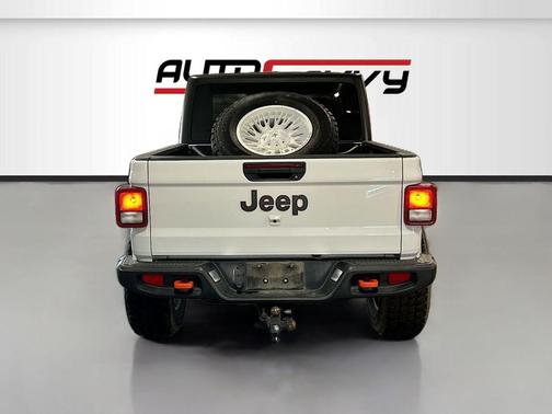 Bright White Clearcoat 2022 Jeep Gladiator Mojave 4x4