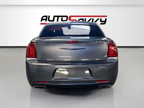 2020 Chrysler 300 Touring