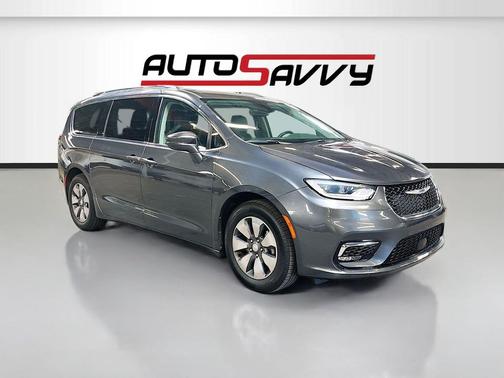 Granite Crystal Metallic Clearcoat 2022 Chrysler Pacifica Hybrid Touring L