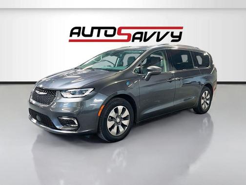 Granite Crystal Metallic Clearcoat 2022 Chrysler Pacifica Hybrid Touring L