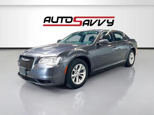 Granite Crystal Metallic Clearcoat 2016 Chrysler 300 Limited