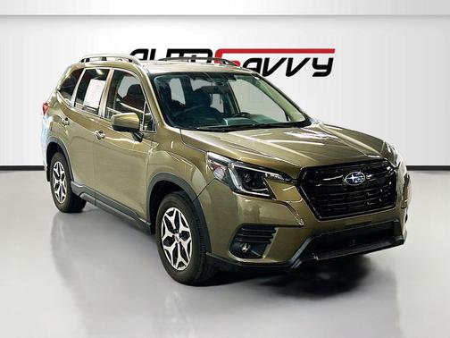 Autumn Green Metallic 2023 Subaru Forester Premium