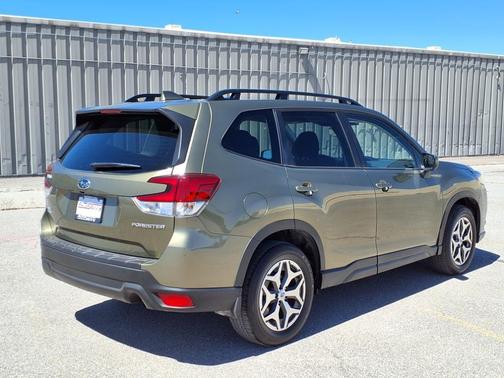 2023 Subaru Forester Premium