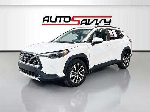 Wind Chill Pearl 2023 Toyota Corolla Cross XLE