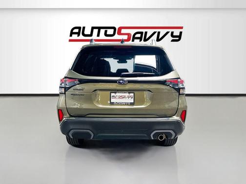 Autumn Green Metallic 2025 Subaru Forester Limited