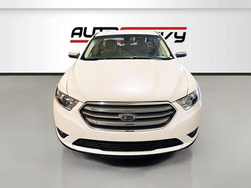 2018 Ford Taurus SEL