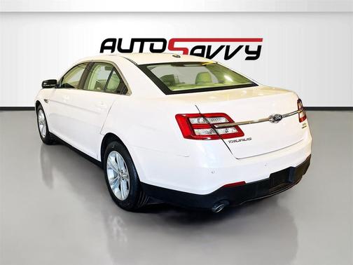 2018 Ford Taurus SEL