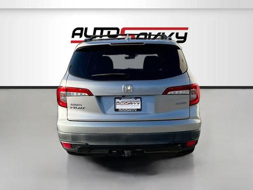 Lunar Silver Metallic 2021 Honda Pilot 2WD Special Edition