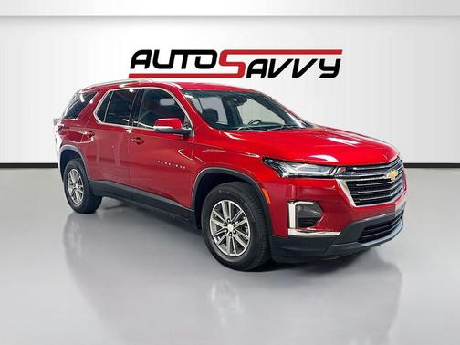 Radiant Red Tintcoat 2023 Chevrolet Traverse LT Cloth
